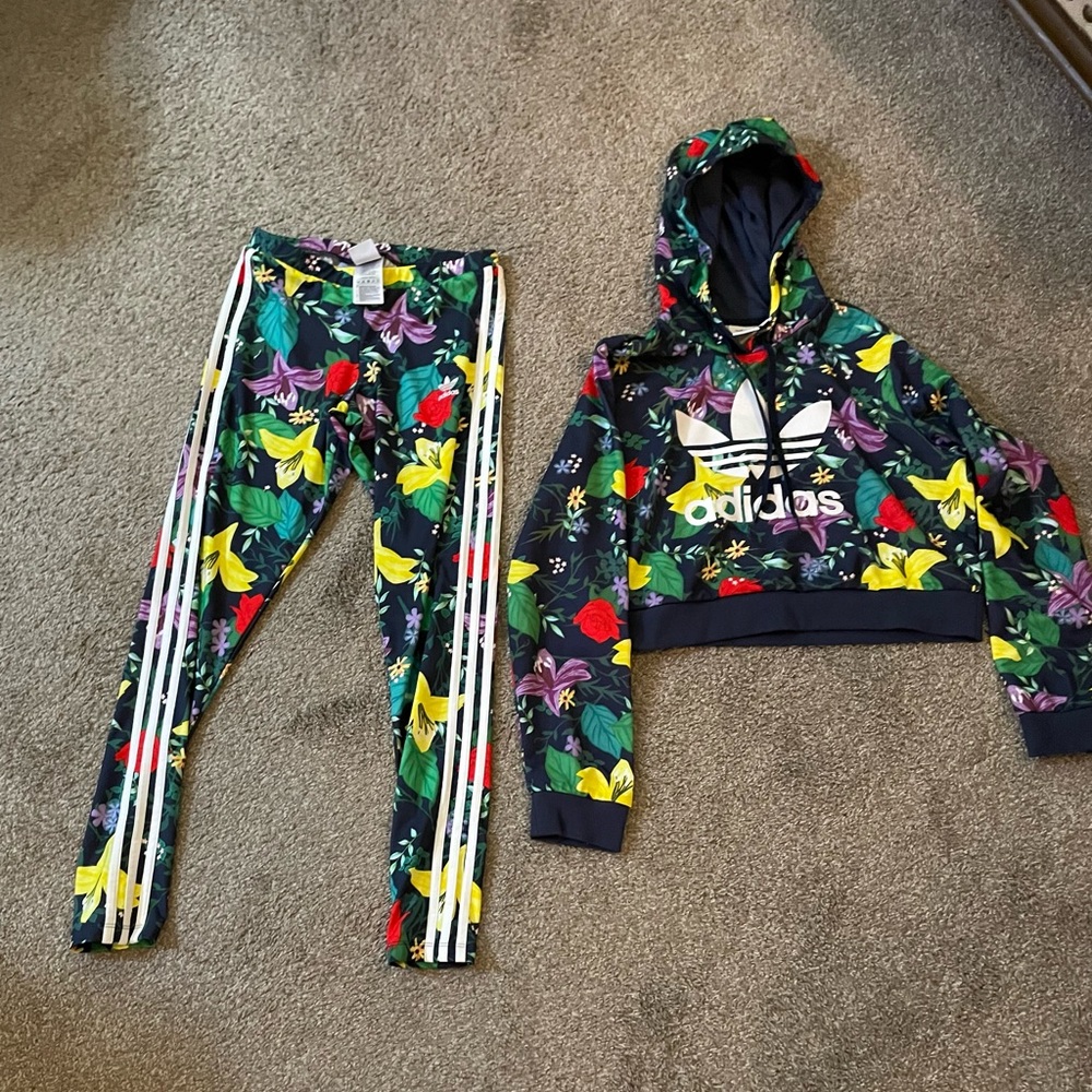 NWOT Adidas floral active wear set size S